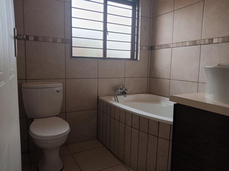 2 Bedroom Property for Sale in Greenhills Gauteng