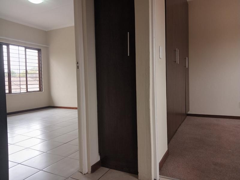 2 Bedroom Property for Sale in Greenhills Gauteng