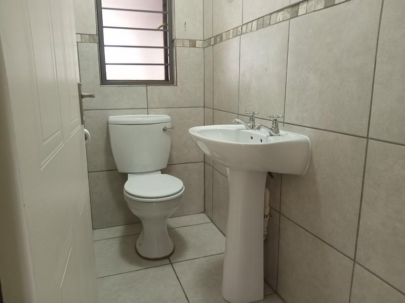 2 Bedroom Property for Sale in Greenhills Gauteng