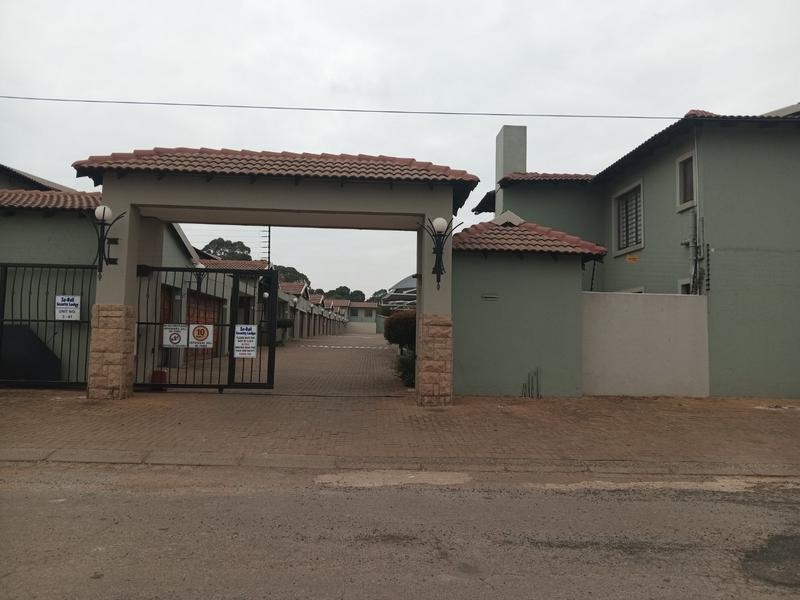 2 Bedroom Property for Sale in Greenhills Gauteng