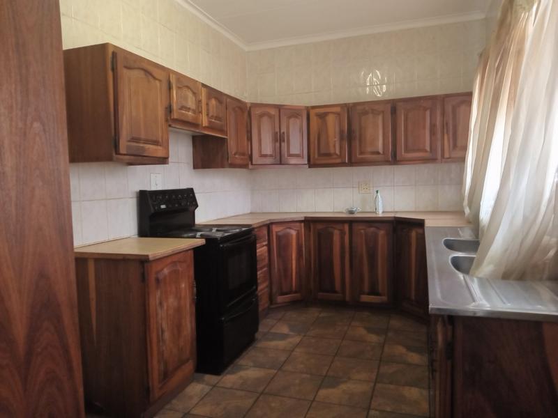 4 Bedroom Property for Sale in Helikonpark Gauteng