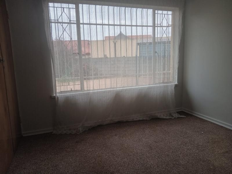 4 Bedroom Property for Sale in Helikonpark Gauteng