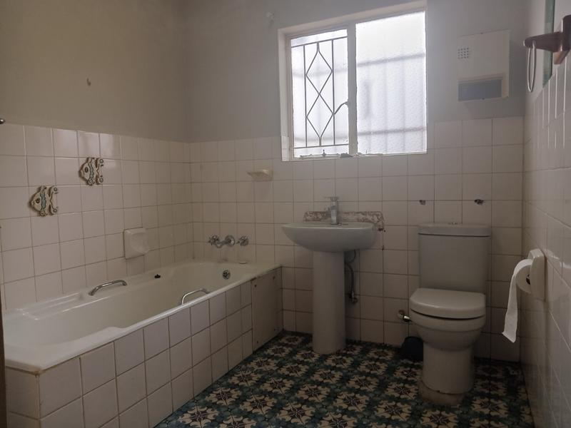 4 Bedroom Property for Sale in Helikonpark Gauteng