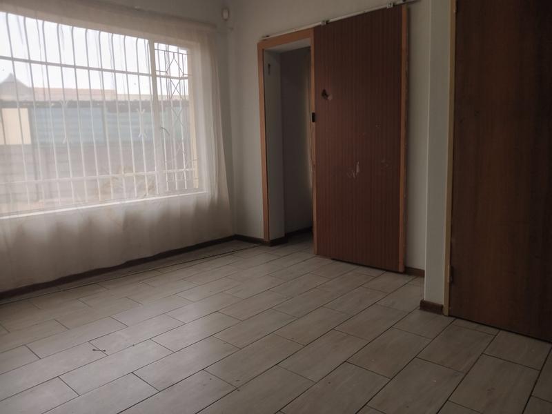 4 Bedroom Property for Sale in Helikonpark Gauteng