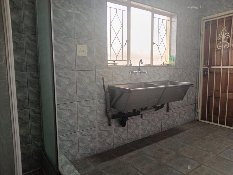 4 Bedroom Property for Sale in Helikonpark Gauteng
