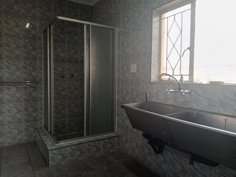 4 Bedroom Property for Sale in Helikonpark Gauteng