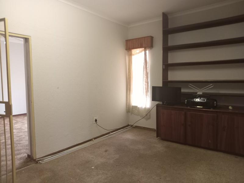 4 Bedroom Property for Sale in Helikonpark Gauteng