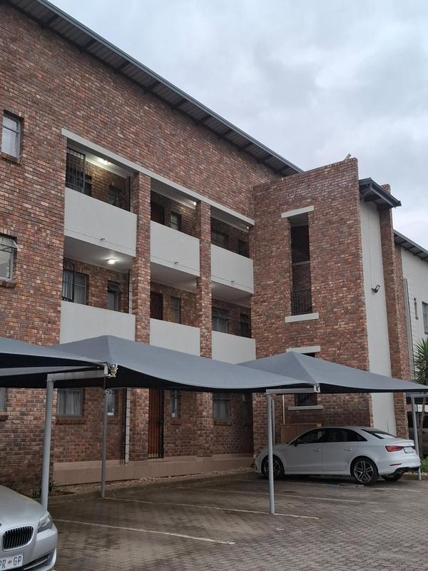 2 Bedroom Property for Sale in Rooihuiskraal North Gauteng
