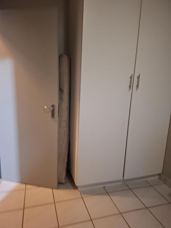 2 Bedroom Property for Sale in Rooihuiskraal North Gauteng