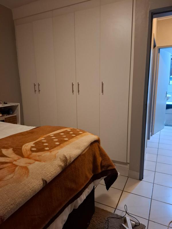 2 Bedroom Property for Sale in Rooihuiskraal North Gauteng