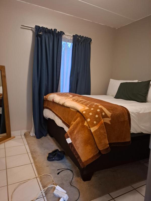 2 Bedroom Property for Sale in Rooihuiskraal North Gauteng