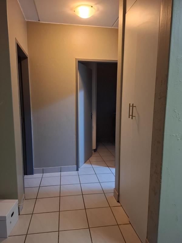2 Bedroom Property for Sale in Rooihuiskraal North Gauteng