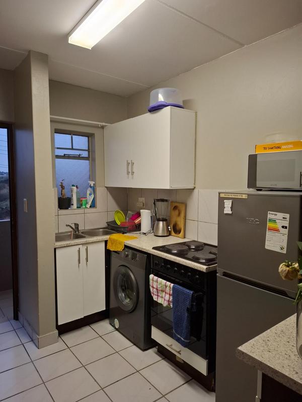2 Bedroom Property for Sale in Rooihuiskraal North Gauteng