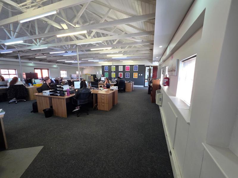 To Let Commercial Property for Rent in Nieuw Muckleneuk Gauteng
