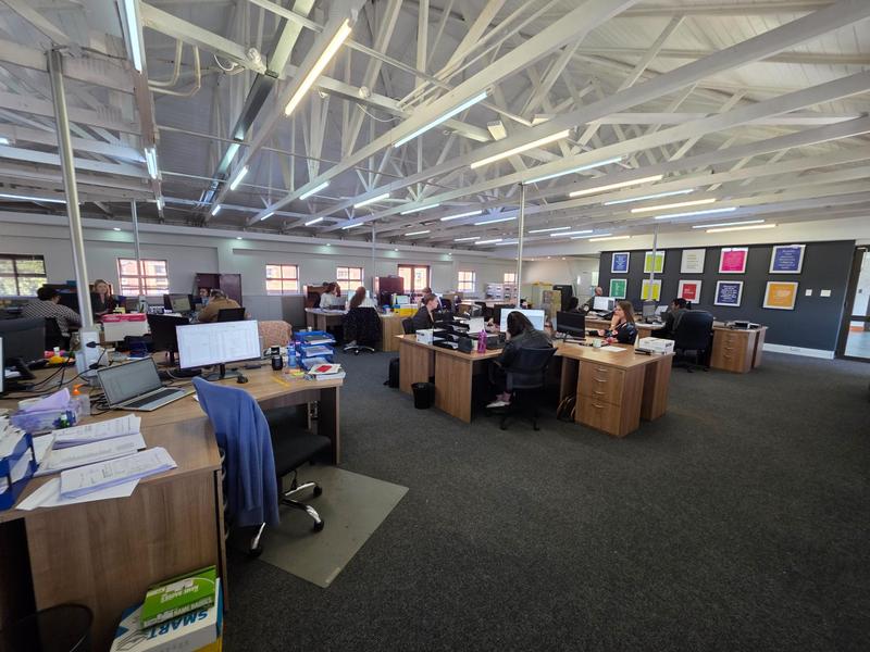 To Let Commercial Property for Rent in Nieuw Muckleneuk Gauteng