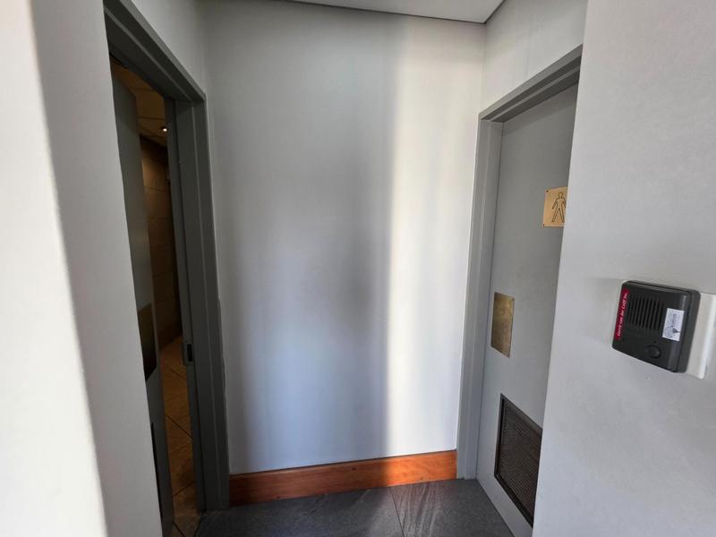 To Let Commercial Property for Rent in Nieuw Muckleneuk Gauteng