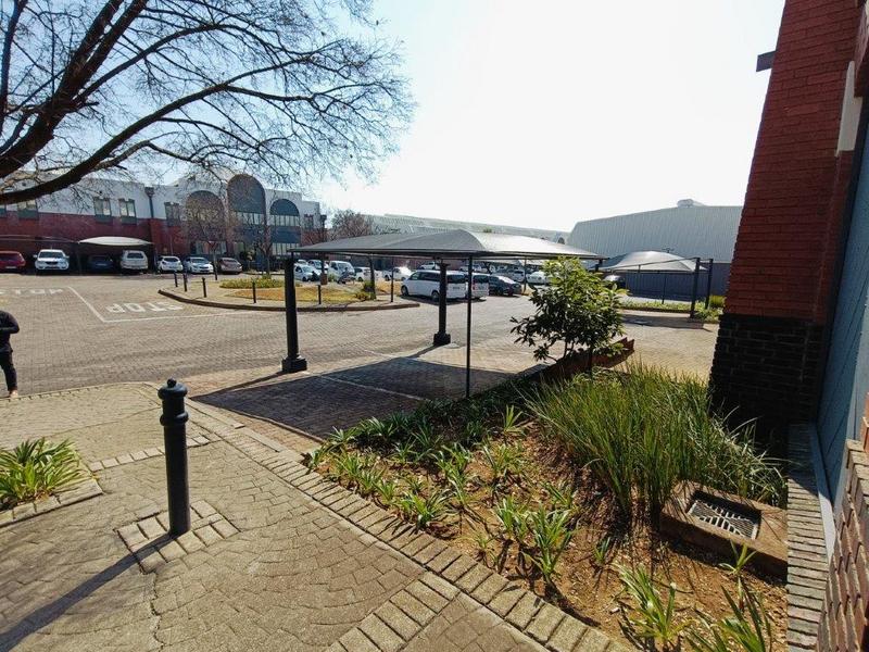 To Let Commercial Property for Rent in Randjespark Gauteng