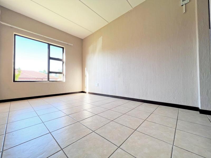 2 Bedroom Property for Sale in Wilgeheuwel Gauteng