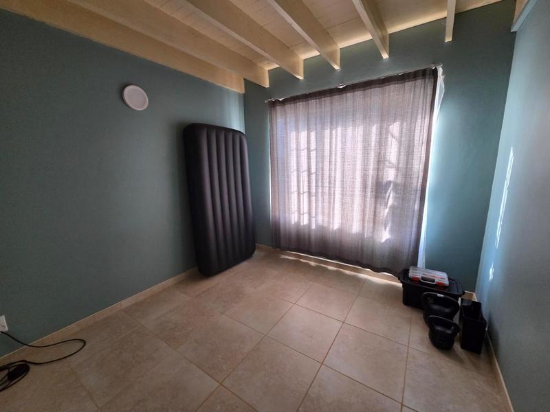 3 Bedroom Property for Sale in La Montagne Gauteng