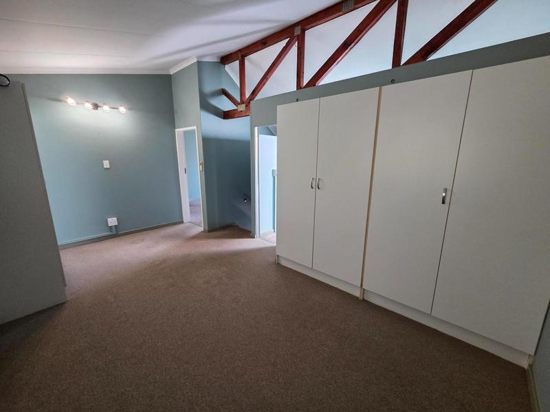 3 Bedroom Property for Sale in La Montagne Gauteng
