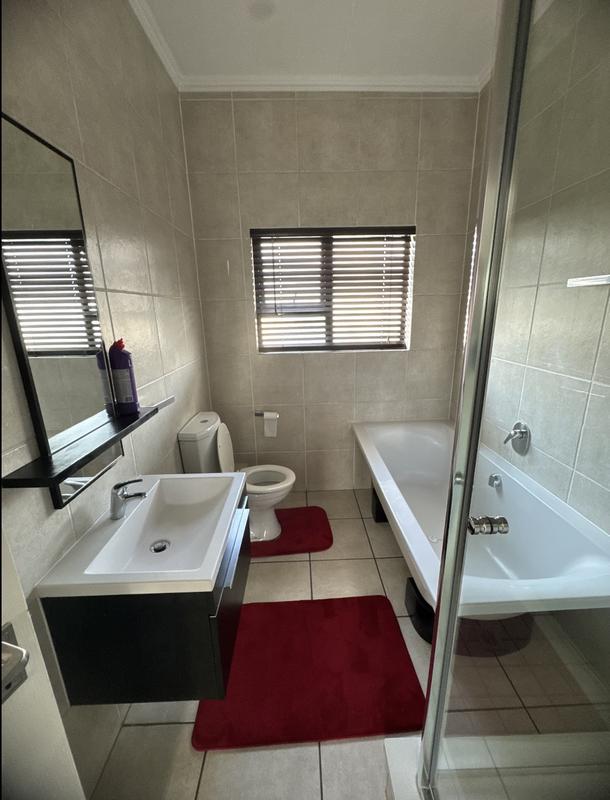To Let 2 Bedroom Property for Rent in Greenstone Hill Gauteng