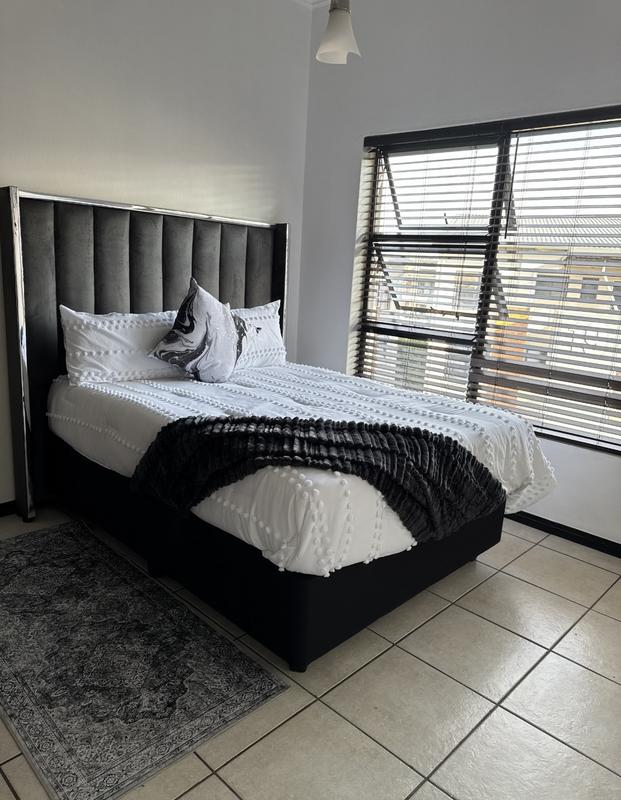 To Let 2 Bedroom Property for Rent in Greenstone Hill Gauteng