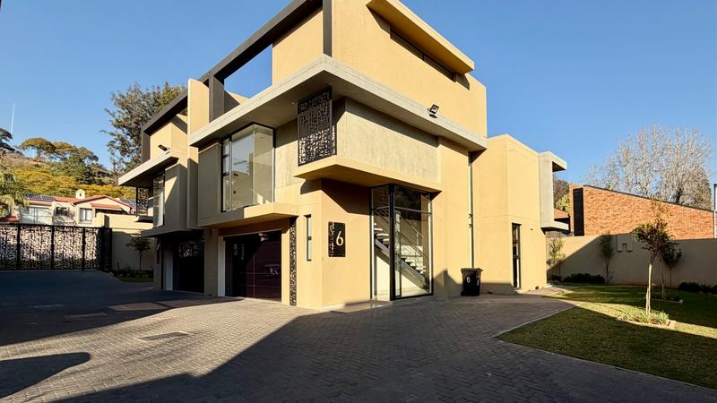 To Let 4 Bedroom Property for Rent in Houghton Estate Gauteng