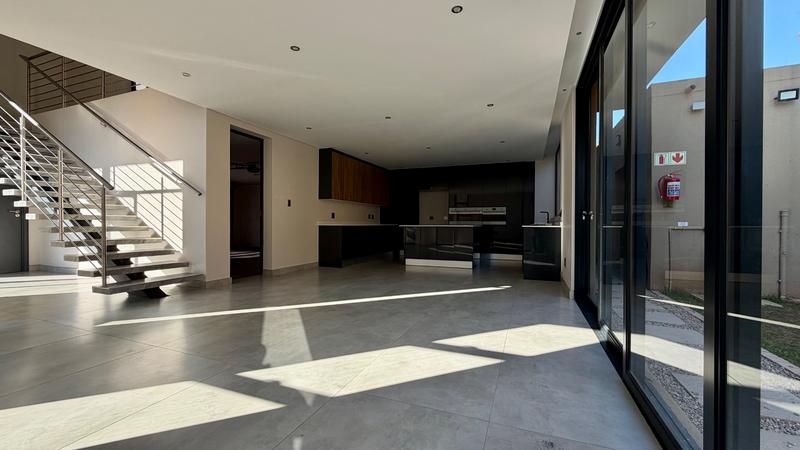 To Let 4 Bedroom Property for Rent in Houghton Estate Gauteng