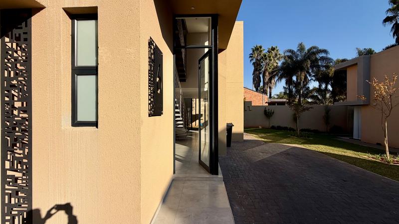 To Let 4 Bedroom Property for Rent in Houghton Estate Gauteng