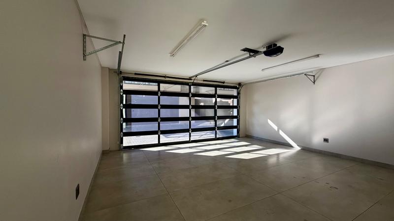 To Let 4 Bedroom Property for Rent in Houghton Estate Gauteng