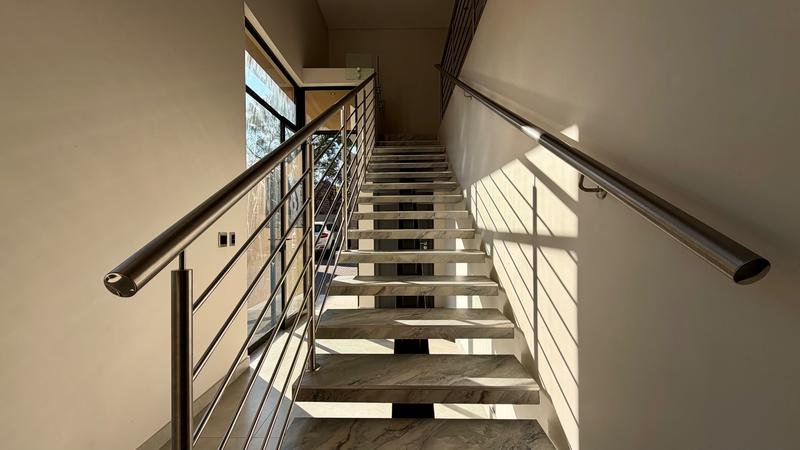 To Let 4 Bedroom Property for Rent in Houghton Estate Gauteng