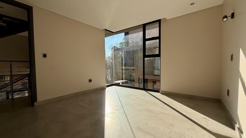 To Let 4 Bedroom Property for Rent in Houghton Estate Gauteng
