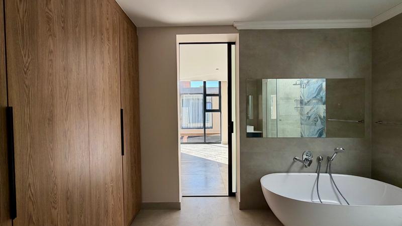 To Let 4 Bedroom Property for Rent in Houghton Estate Gauteng