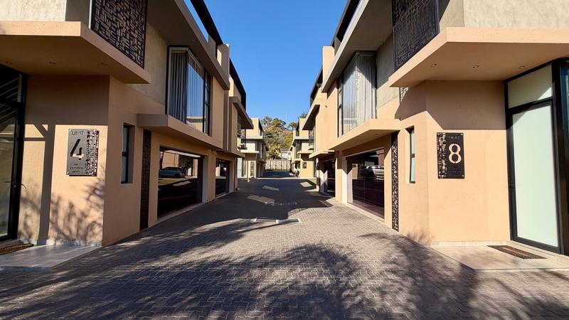 To Let 4 Bedroom Property for Rent in Houghton Estate Gauteng