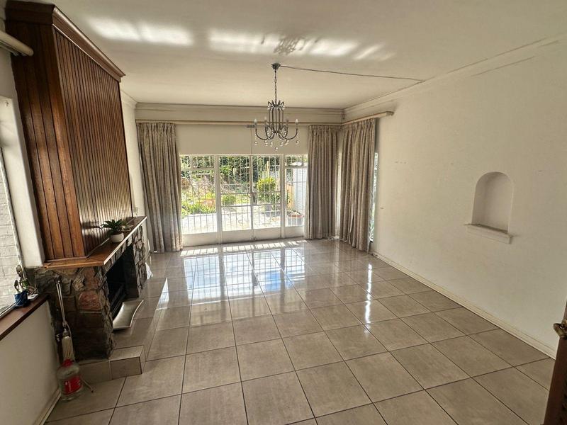 6 Bedroom Property for Sale in Atholl Gauteng