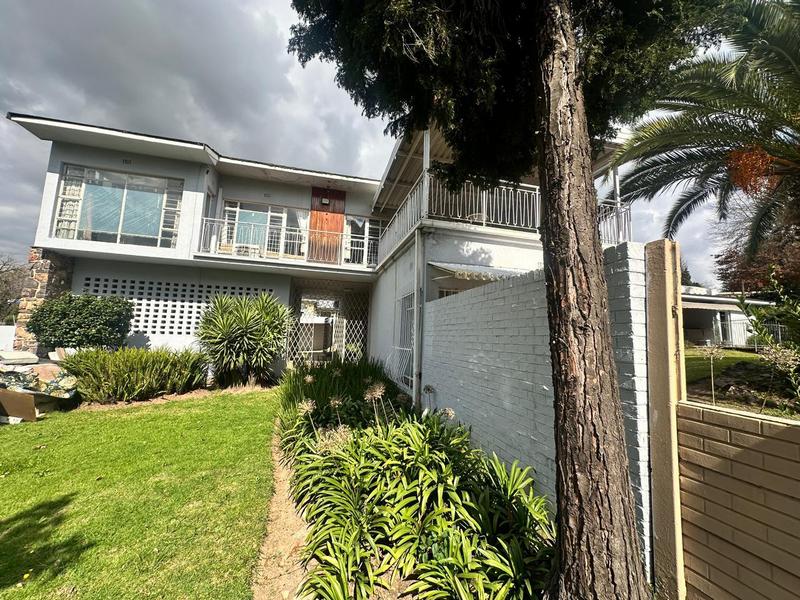 6 Bedroom Property for Sale in Atholl Gauteng