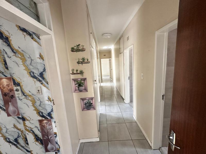 6 Bedroom Property for Sale in Atholl Gauteng