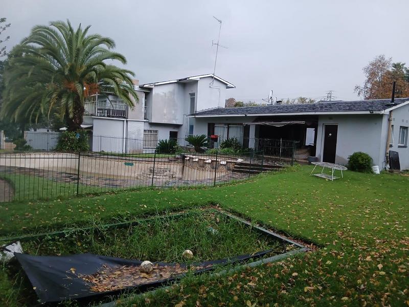 6 Bedroom Property for Sale in Atholl Gauteng