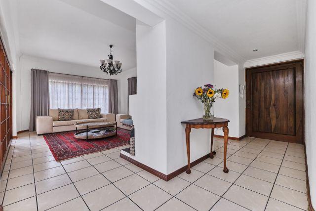 To Let 5 Bedroom Property for Rent in Sunninghill Gauteng