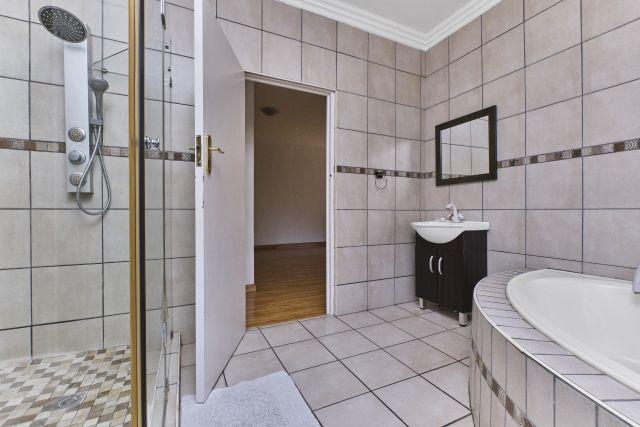 To Let 5 Bedroom Property for Rent in Sunninghill Gauteng
