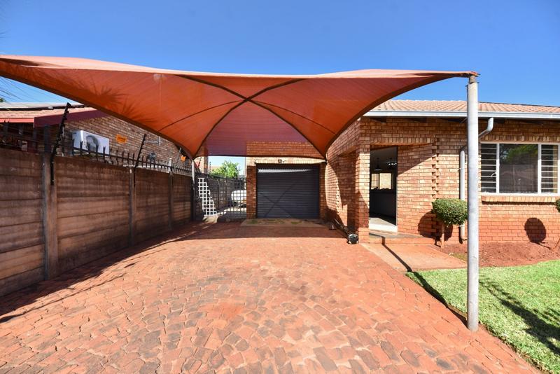 2 Bedroom Property for Sale in Dorandia Gauteng