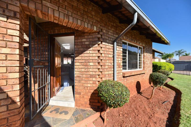 2 Bedroom Property for Sale in Dorandia Gauteng