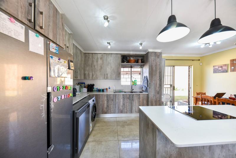 2 Bedroom Property for Sale in Dorandia Gauteng