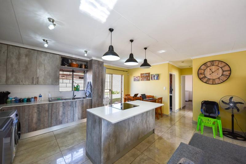 2 Bedroom Property for Sale in Dorandia Gauteng