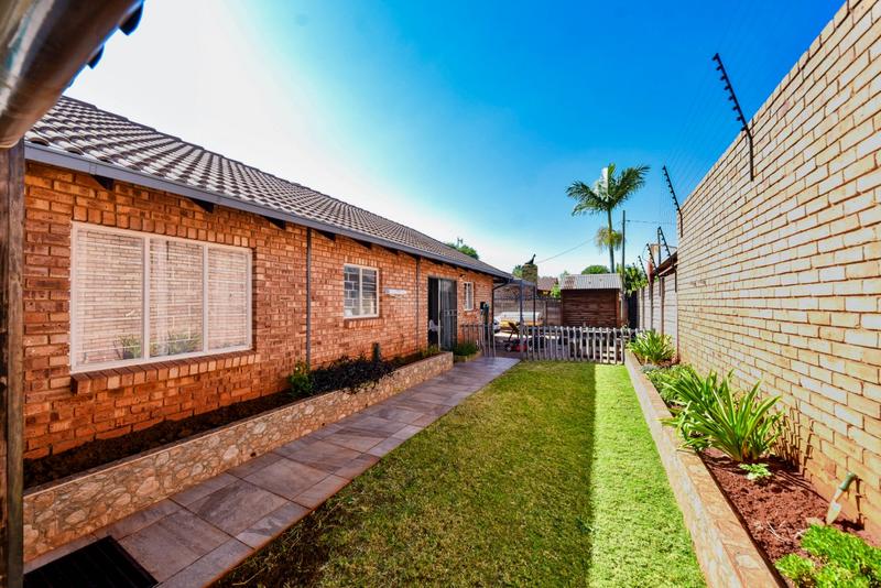 2 Bedroom Property for Sale in Dorandia Gauteng