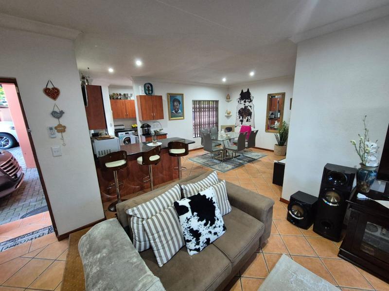 2 Bedroom Property for Sale in Florauna Gauteng