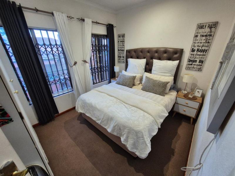 2 Bedroom Property for Sale in Florauna Gauteng