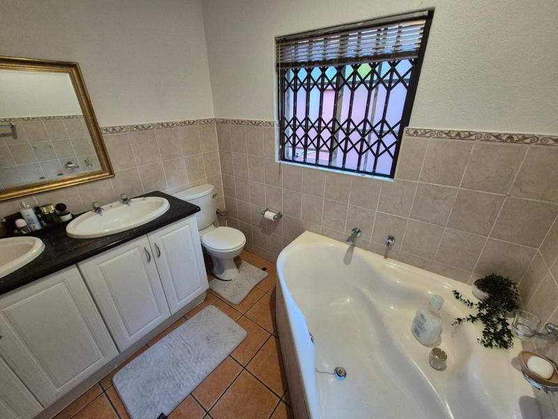 2 Bedroom Property for Sale in Florauna Gauteng
