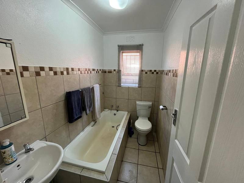 3 Bedroom Property for Sale in Albertsdal Gauteng