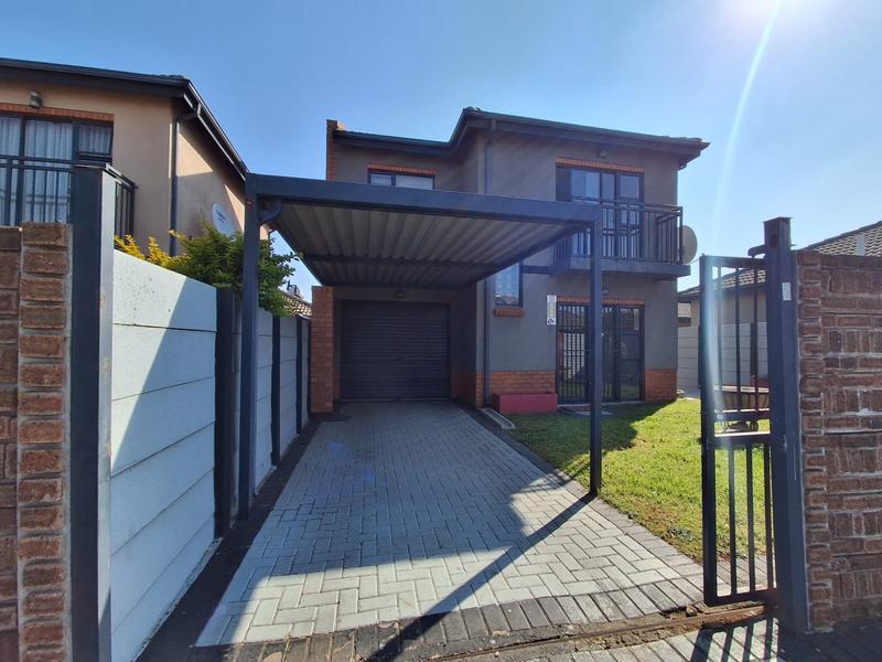 3 Bedroom Property for Sale in Albertsdal Gauteng